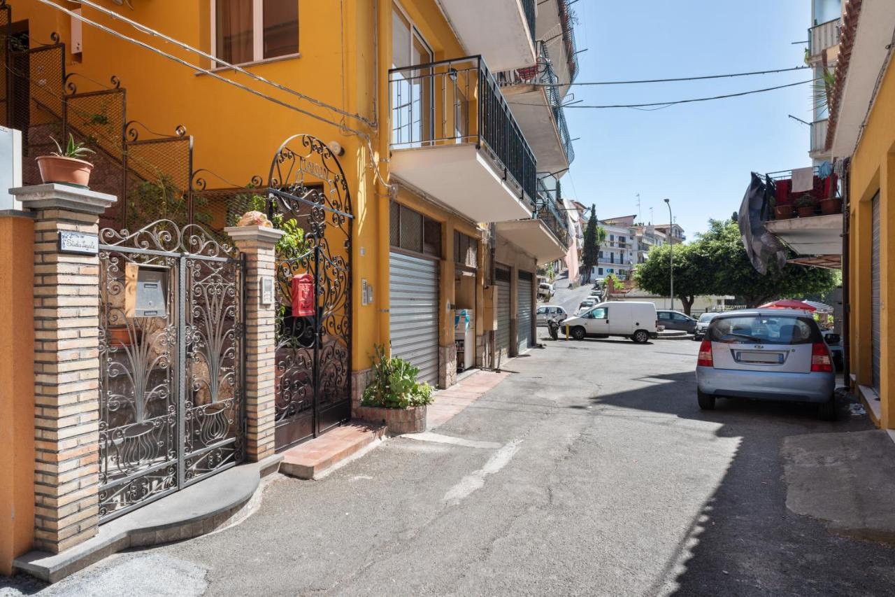 Taormina Mela'S Holidays Near The Historic Center Apartment Exterior photo